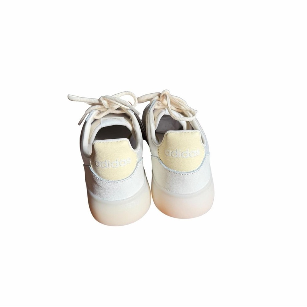 Adidas Sneakers Wonder White Cream JR1221 Women's US 9.5 New with Tags! - Picture 2 of 8
